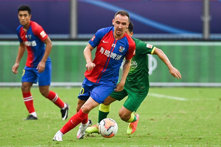 Kitajski klub Quingdao Huanghai ga je leta 2020 premamil z izjemno mikavno ponudbo. Denis Popović ne skriva, da se je odločil za selitev v Azijo zaradi denarja. | Foto: Guliverimage