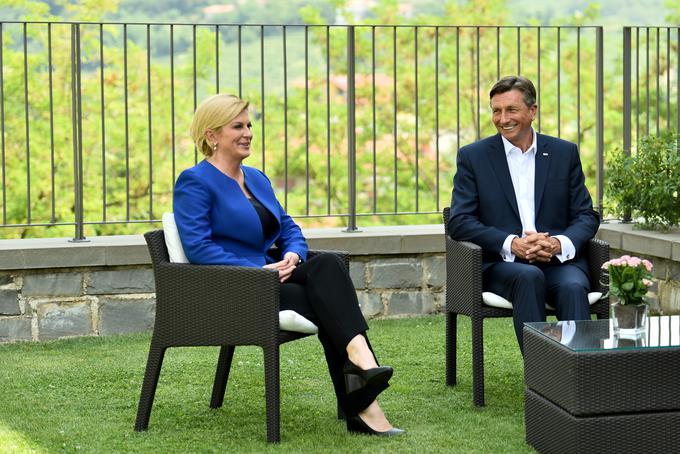 Slovenija in Hrvaška glede vprašanja arbitraže ostajata vsaka na svojem bregu. Na fotografiji predsednik republike Borut Pahor s hrvaško predsednico Kolindo Grabar-Kitarović.  | Foto: STA ,