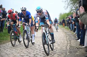 Na severnem peklu spet pokale kosti in tekla kri, nasrkal tudi Matej Mohorič