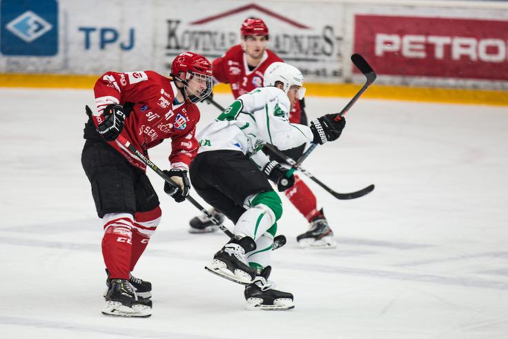 Jeseničani se bodo v finalu državnega prvenstva znova udarili z Olimpijo. Med cilji je zapisan naslov državnega prvaka. Predsednik železarjev je ob tem okrcal izvedbo državnega prvenstva in pozval predsednike vseh klubov, ki sodelujejo v tekmovanju, da se pogovorijo o tem, kako bi v prihodnosti izvedli tekmovanje, "saj zdajšnji sistem nikomur ni v ponos". | Foto: Peter Podobnik/Sportida