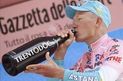 Vinokourov v roza majici vodilnega