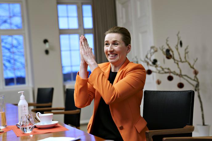 Mette Frederiksen | Danska premierka Mette Frederiksen zagovarja drastično zaostritev azilne politike. V danskem parlamentu je nedavno med drugim dejala, da se na Dansko ne sme priseljevati preveč ljudi. Preveč priseljencev po njenem mnenju ogroža dansko enotnost.  | Foto Reuters