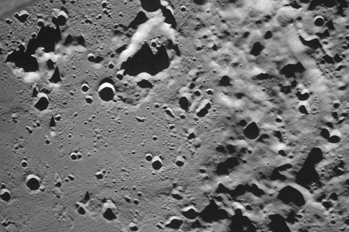 sonda Luna-25 | Ruska sondo Luna-25 je 17. avgusta posnela fotografije površja Lune in Zeemanov krater. | Foto Reuters