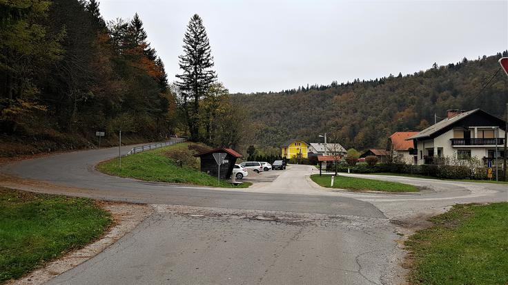 Še pogled na križišče z druge strani | Foto: Gregor Pavšič