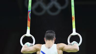 Na krogih slavil Petrounias