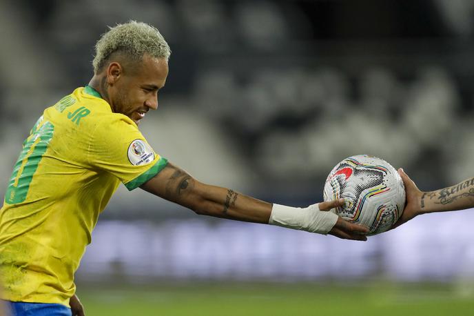 Neymar | Brazilec Neymar je na dobri poti, da si kmalu zagotovi nastop na SP 2022 v Katarju. Proti Venezueli zaadi kazni ni mogel pomagati soigralcem. | Foto Guliverimage