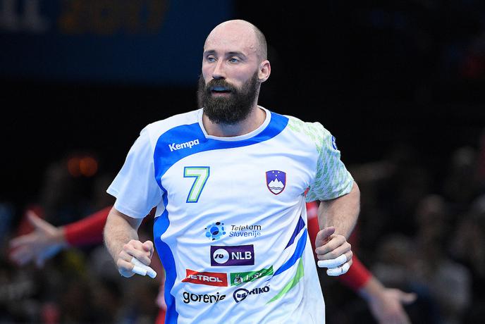 Žalostna novica za bronastega kapetana Kavtičnika