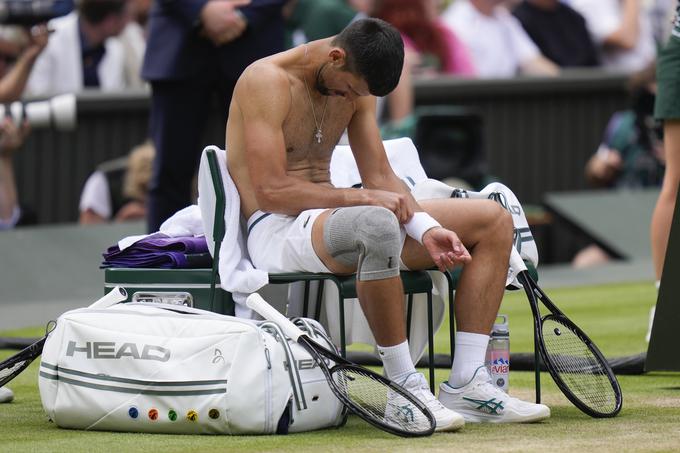 Zagotovo je bil to boleč poraz za Novaka Đokovića, a spomnimo, da je imel pred kratkim operacijo kolena. | Foto: Guliverimage