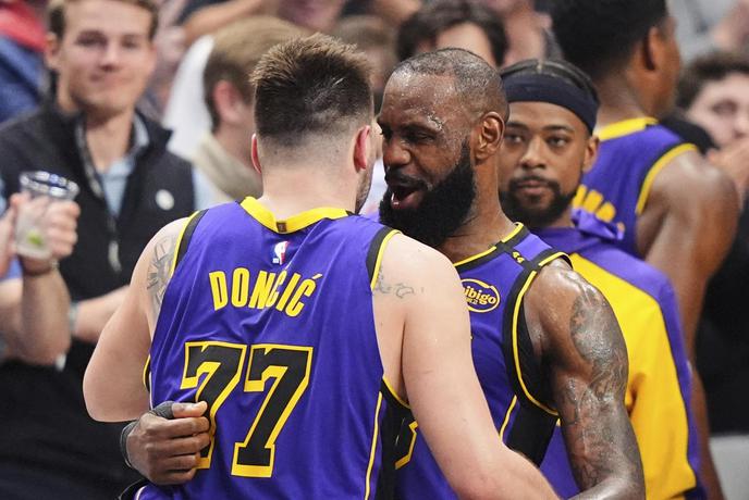 V živo: Dončić dočakal vrnitev Jamesa