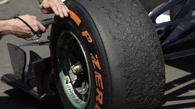 Panika v formuli 1 zaradi raztrganih pnevmatik v Silverstonu