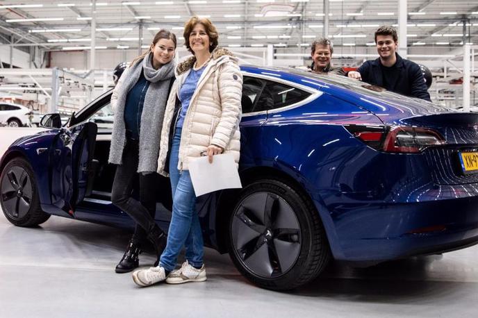 tesla model 3 | Tesla je v slabih dveh mesecih na Norveško pripeljala okrog 4.400 modelov 3. | Foto Tesla