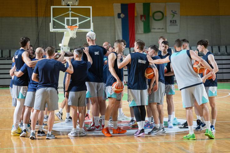 Reprezentanca se pripravlja v Ljubljani. | Foto: Bor Slana/STA