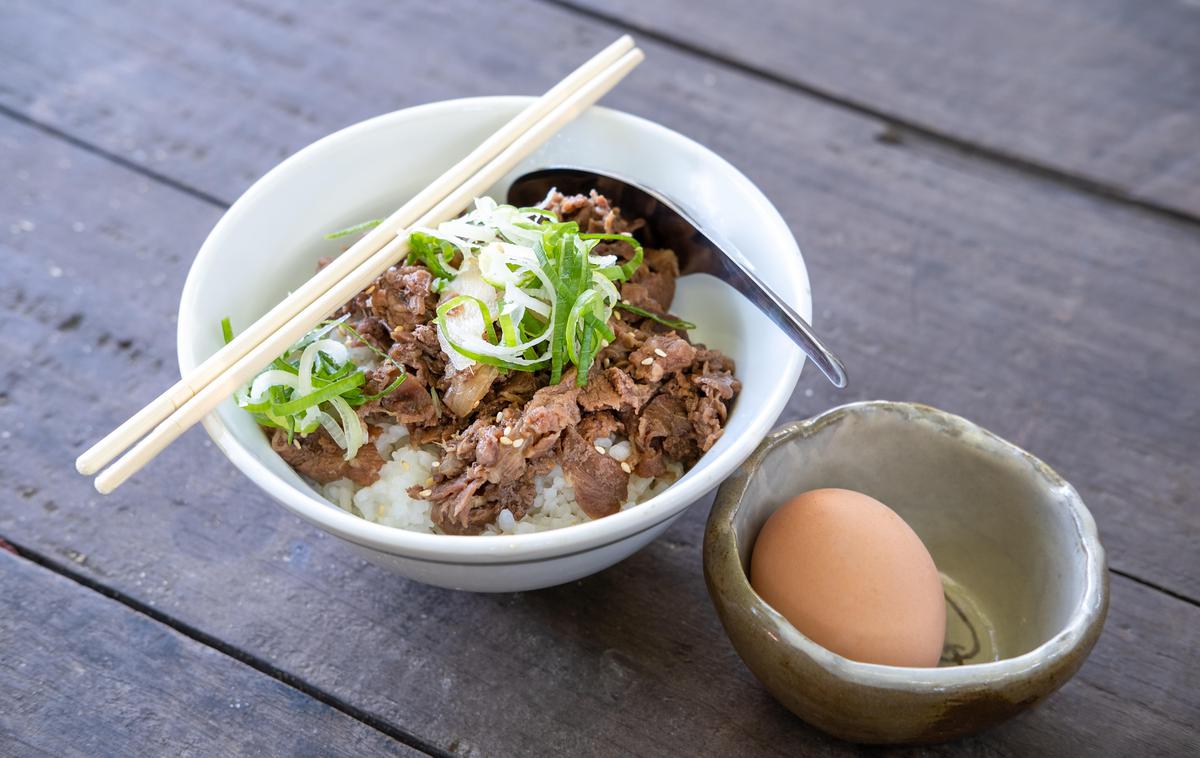 jed, Japonska, gyudon | Gyudon je japonska tradicionalna jed. | Foto Guliverimage