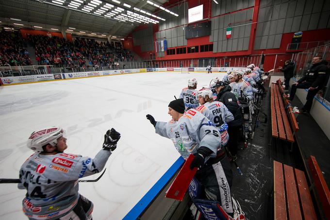 V končnico se bo tokrat uvrstilo 12 kolektivov, pet pa jih bo po rednem delu končalo tekmovanje. | Foto: Urban Urbanc/Sportida