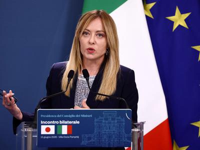 Melonijeva napovedala prepoved burk v italijanskih šolah