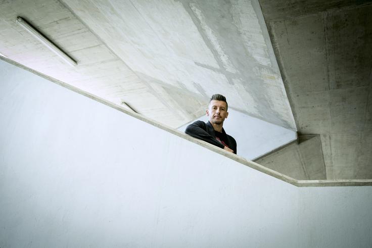 V prostem času igra nogomet le še s sinovoma, drugače pa se rekreativno z njim sploh več ne ukvarja. Prihodnje leto bo dopolnil okroglih 40 let. | Foto: Ana Kovač
