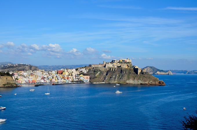 Ob Capriju je "območje brez covida" še en otok v Neapeljskem zalivu − Procida − ki bo prihodnje leto nosila naziv Evropske prestolnice kulture. | Foto: Pixabay