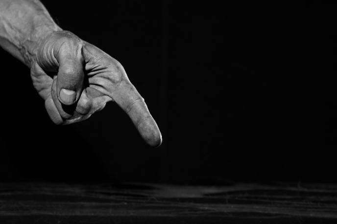 roka, diktator, totalitarizem | Foto Thinkstock