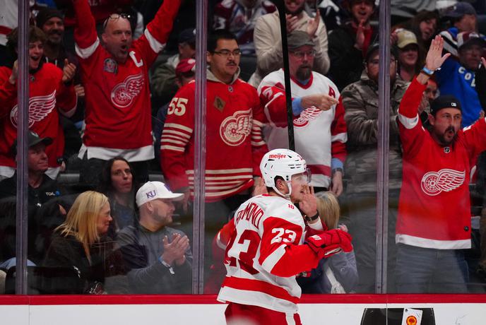 Detroit dobil derbi lige NHL v Coloradu