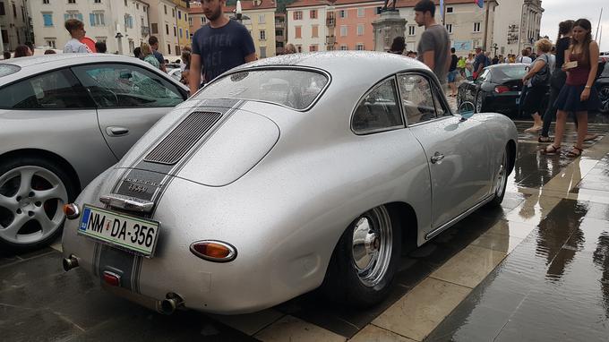 Porsche z začetka 60. let prejšnjega stoletja se je v Piran pripeljal iz Novega mesta. | Foto: Gregor Pavšič