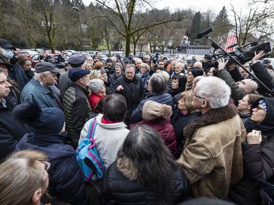 Sodišče zadržalo izvajanje novega parkirnega režima v Štepanjskem naselju
