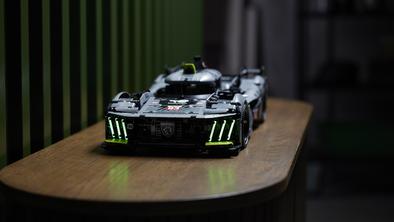LEGO® Technic™ PEUGEOT 9X8 24H Le Mans