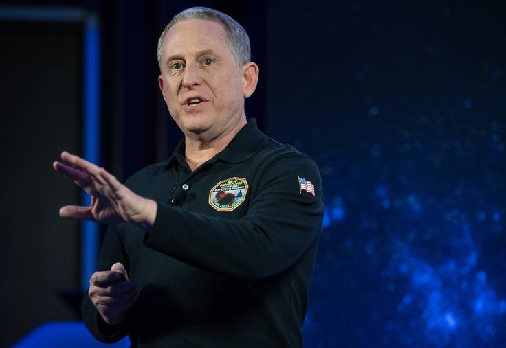 Alan Stern opozarja, da bi bila ukinitev številnih Nasinih raziskovalnih misij, ki še vedno lahko prispevajo dragocene znanstvene podatke, tragična kapitulacija vodstva ZDA in fiskalno neodgovorna odločitev.  | Foto: Reuters