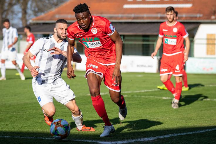 Nogometaši Aluminija so bili v Fazaneriji brez možnosti. | Foto: Blaž Weindorfer/Sportida