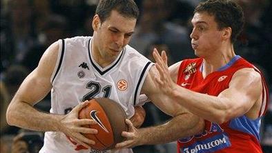 Marić vprašljiv, Sato prihaja v Stožice