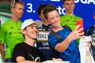 Pogačar bo žrtvam poplav namenil 30 tisočakov, trenira na vso moč, a odločil se še ni #video