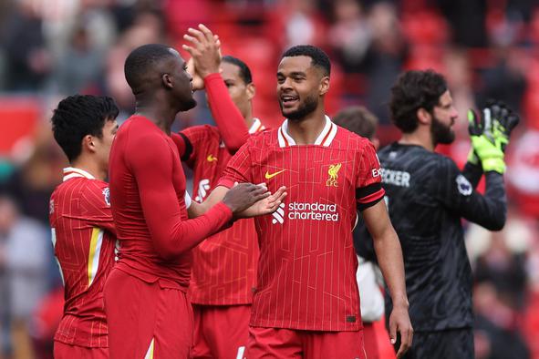 Liverpool izkoristil spodrsljaje tekmecev