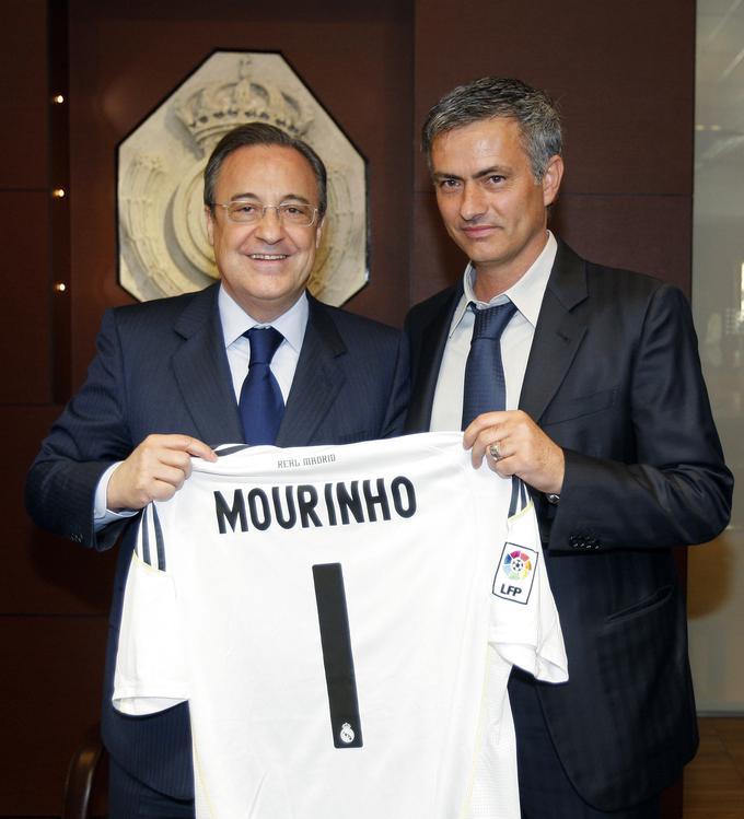 Tako sta Jose Mourinho in Florentino Perez pozirala leta 2010, ko je Portugalec prevzel vodenje kluba. | Foto: Reuters