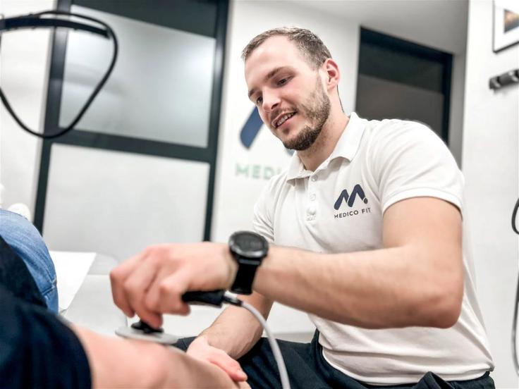 fizioterapija-teniški-komolec | Foto: Medicofit