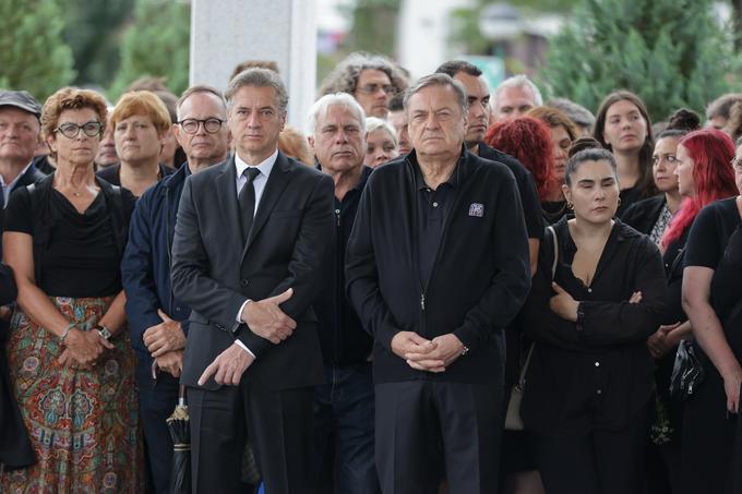 Pogrebne slovesnosti sta se udeležila tudi premier Robert Golob in ljubljanski župan Zoran Janković. | Foto: Mediaspeed