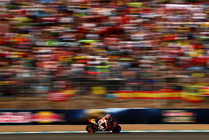 Pedrosa pravi, da bi lahko dirkal hitreje, a je moral paziti na možnost zdrsa. | Foto: Getty Images