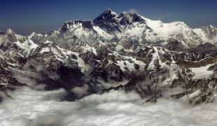 Šerpe se letos ne bodo več vzpenjali na Mount Everest