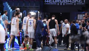 Srbi po bolečem šoku zaviti v molk #video