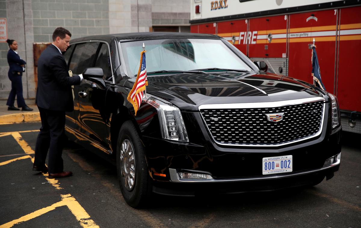 Donald Trump avtomobil The beast | General Motors je prek znamke Cadillac izdelal nov avtomobil za predsednika ZDA Donalda Trumpa. Starega so uporabljali od leta 2009. | Foto Reuters