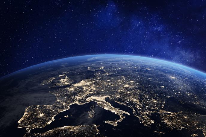 svetlobno onesnaženje zemlja vesolje evropa | Foto Shutterstock