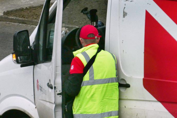 DPD dostava paketov | Der Standard je razkril zgodbo o slabih delovnih pogojih voznikov, ki dostavljajo pakete za DPD. Fotografija je simbolična. | Foto Guliverimage