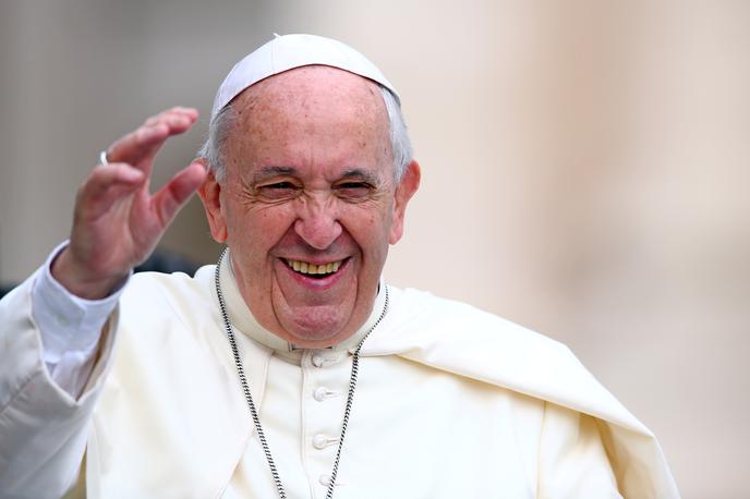 Papež Frančišek | Papež Frančišek ostro obsoja umetno prekinitev nosečnosti.  | Foto Reuters