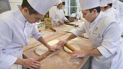 V Franciji boj proti mikrovalovkam in vnaprej pripravljeni hrani
