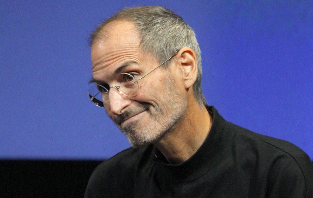 Steve Jobs | Zdravniki so po Jobsovi smrti opozorili, da je imel tehnološki vizionar edino obliko raka trebušne slinavke, ki jo je mogoče zdraviti, a se je raje odločil za alternativne oblike zdravljenja in sodobni medicini začel zaupati šele, ko je bilo že prepozno. | Foto Apple