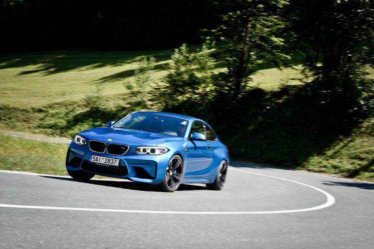 BMW M2 - portal užitka - fotogalerija testnega vozila Povsem drugače pa je tak avtomobil obvladati na vsakdanjih cestah v Sloveniji. | Foto: Ciril Komotar