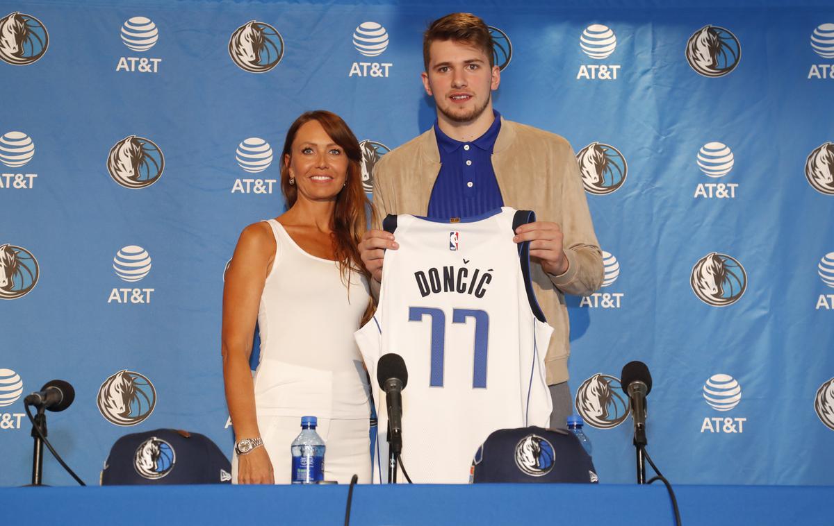 Luka Dončić | Prvo priložnost, da obleče dres s številko 77 in debitira v ligi NBA, bo Luka Dončić imel v sredo, 17. oktobra, ko se bo njegov Dallas na prvi tekmi sezone pomeril s Phoenix Suns. | Foto Getty Images