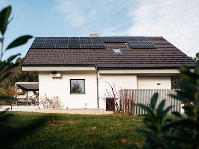 Slovenci z elektrarnami preplačujejo elektriko, ne da bi to sploh vedeli