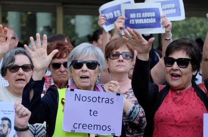 Konservativna španska vlada je pod pritiskom protestnikov že napovedala, da bo razmislila o spremembi kazenske zakonodaje glede posilstva. | Foto: Reuters