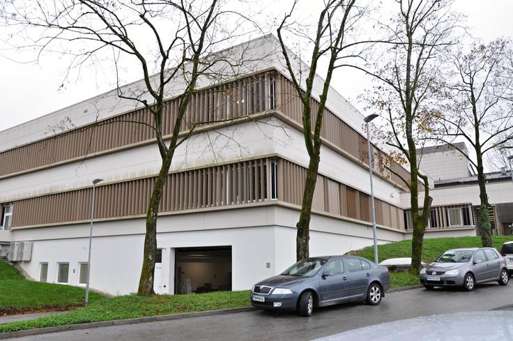 V novomeški bolnišnici veljajo posebni ukrepi. | Foto: STA ,