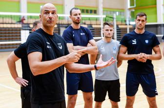 Slovenci trenirajo v Osaki, Soli zadovoljen s trudom in napredkom še posebej mlajšega dela #video