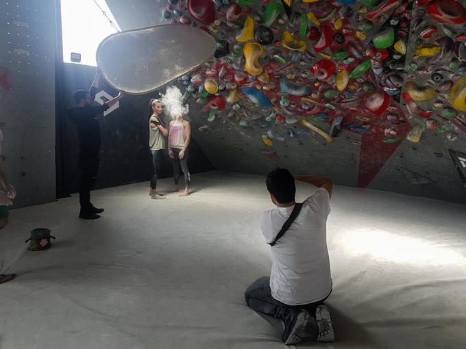 Fotografije so delo večkrat nagrajenega slovenskega fotografa Cirila Jazbeca, ki uspešno krmari med močnimi osebnimi in komercialnimi projekti. | Foto: Anže Štremfelj